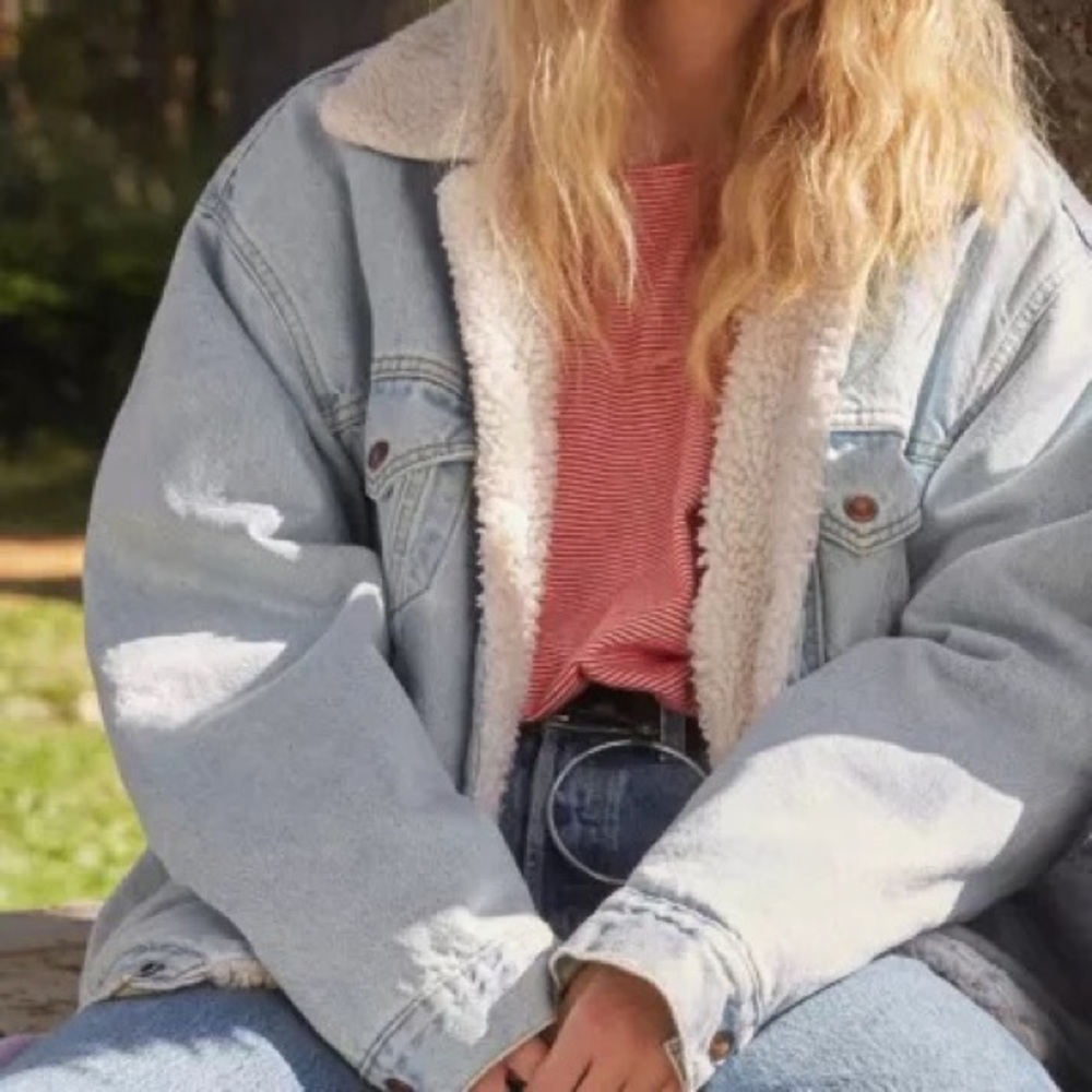 Levi’s Sherpa Lined Jean Jacket Size XS